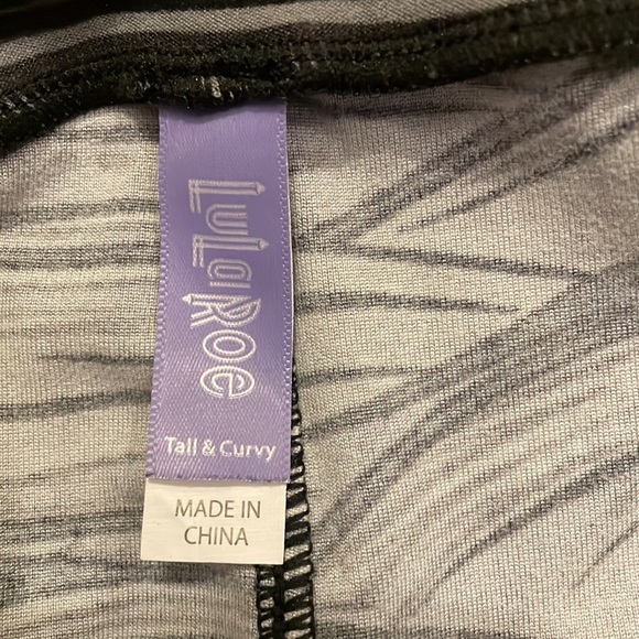 LuLaRoe leggings worn once or twice super stretchy - Picture 3 of 3